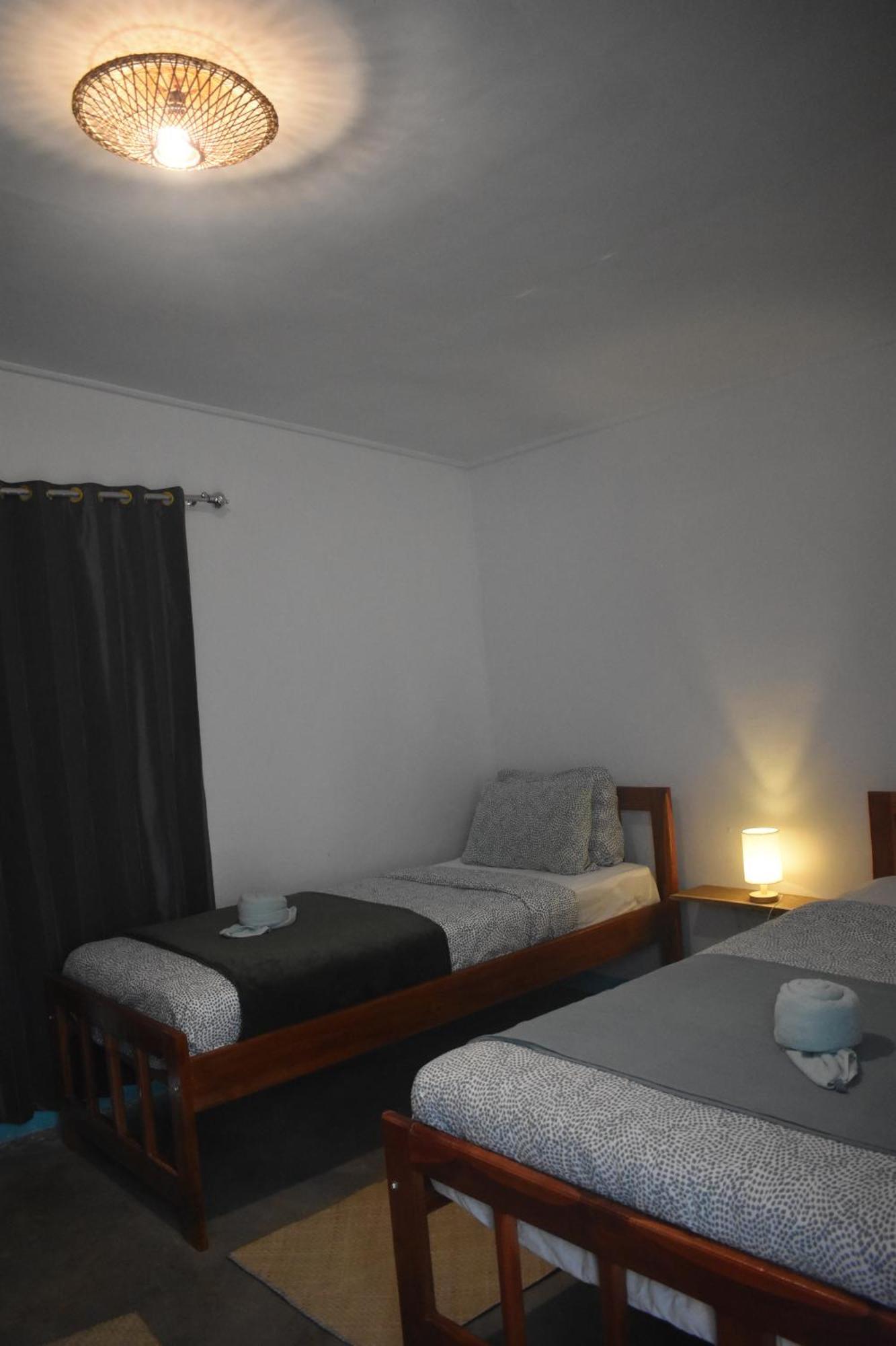 Mama'S Homestay Ruteng Exterior photo